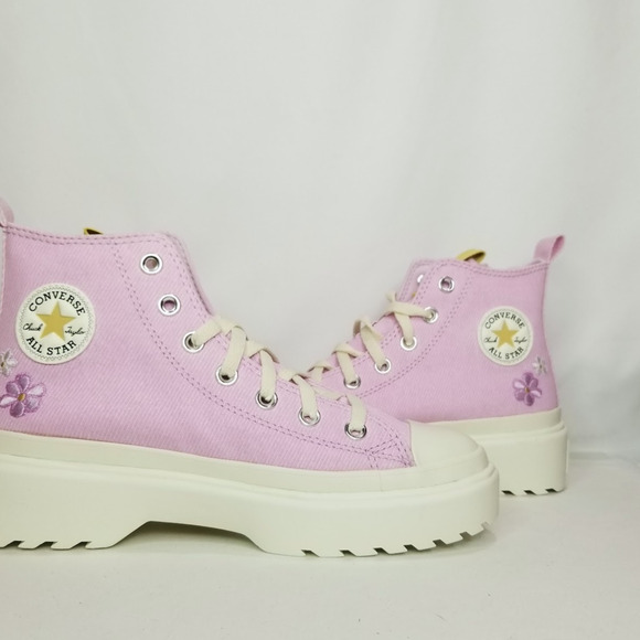 Converse CTAS Platform Lugged Hi Tops youth size 5.5   Lilac A07388C  NWT - Picture 3 of 10
